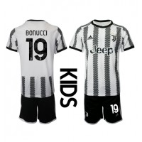 Fotbalové Dres Juventus Leonardo Bonucci #19 Dětské Domácí 2022-23 Krátký Rukáv (+ trenýrky)